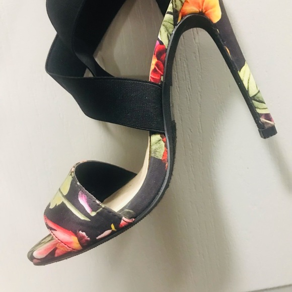 Shoes - Picture 4 of 4